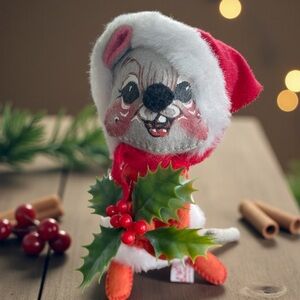Annalee Christmas mouse, vintage 1987, hat and tail need to be glued, easy fix